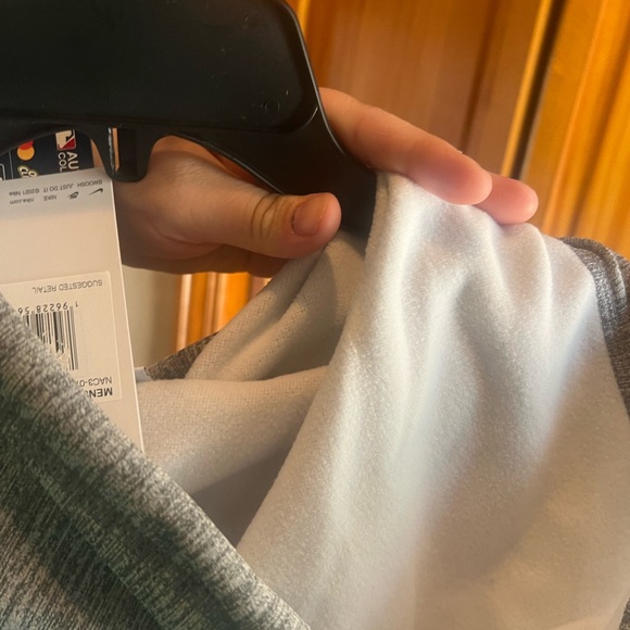 Nike Gray Yankees Hoodie NWT - Picture 4 of 5